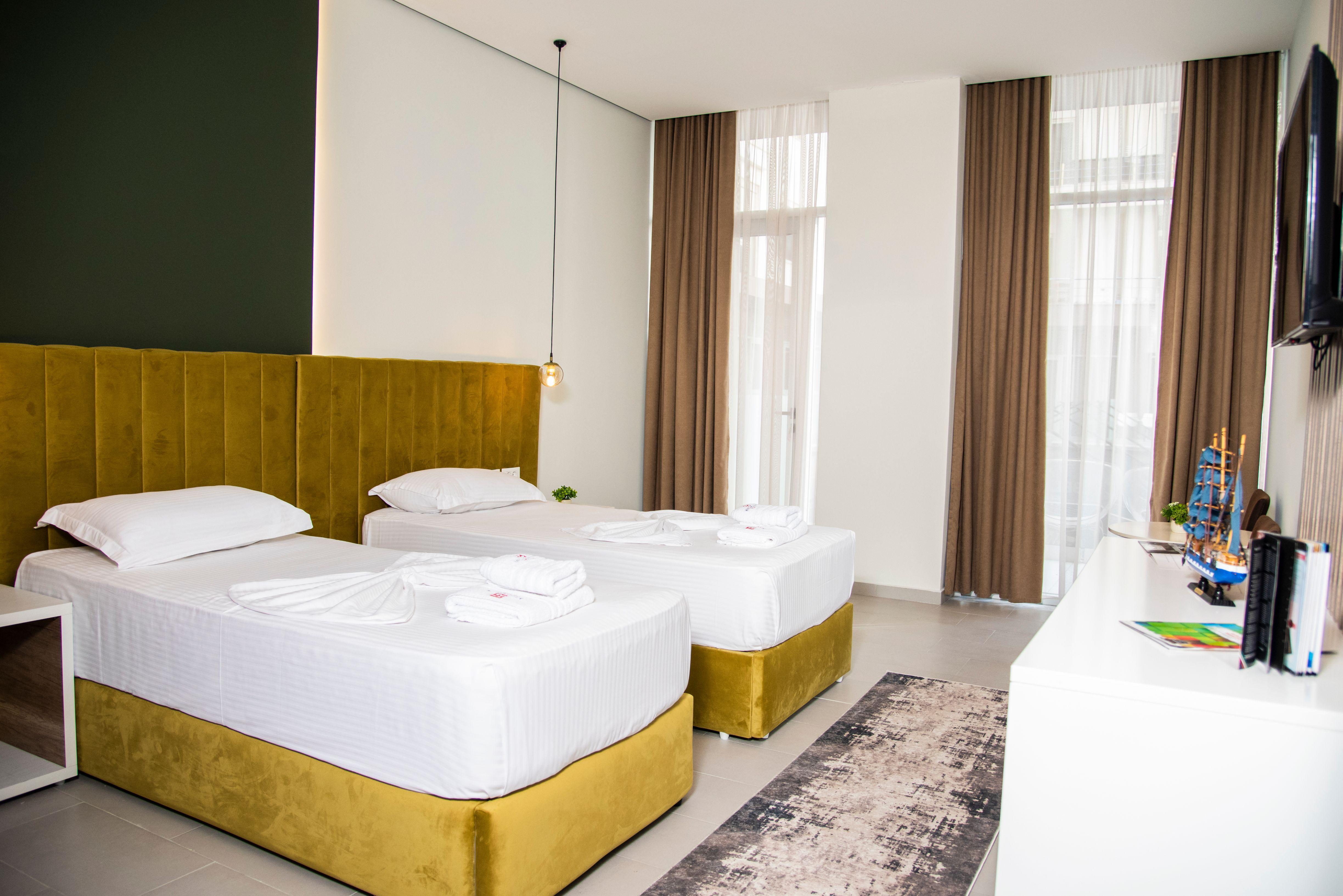 Hotel Vh Belmond And Restaurant 4*